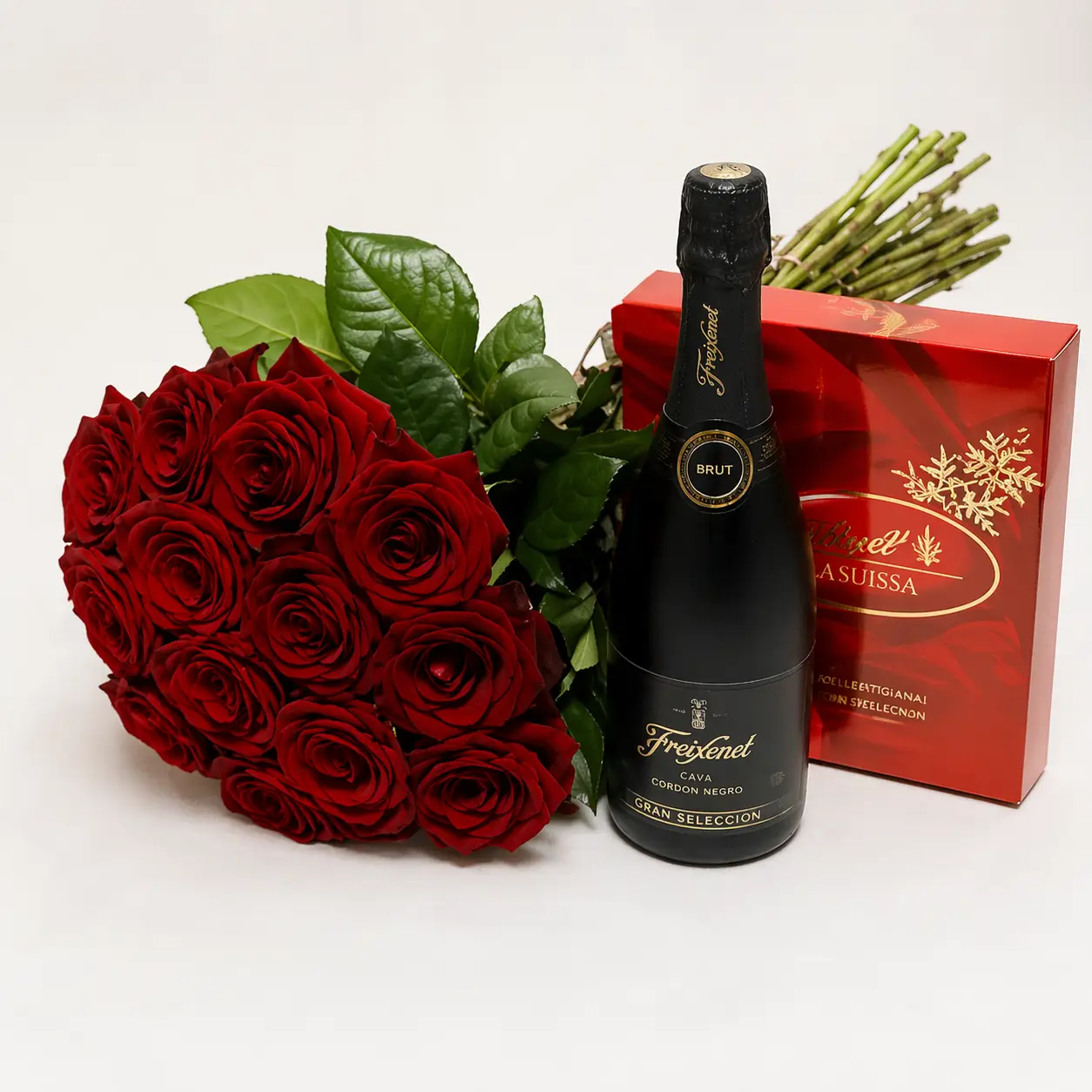 Combo Love romantic mixed flower bouquet symbolizing passion and love, perfect for gifting and special occasions in Milano.