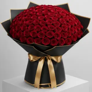 Red love Rose with fresh red roses arranged elegantly for romantic gift and special love occasions in Milano