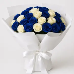 Bouquet Bianco Blu with fresh white and blue flowers arranged elegantly for peaceful and special occasions in Milano