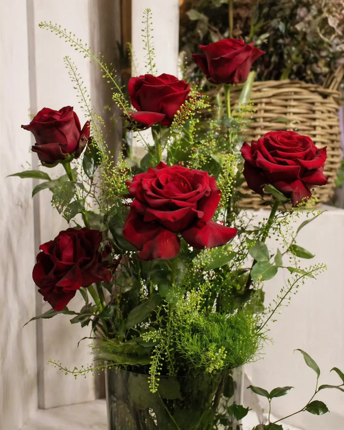 Bouquet Con Rose Rosse with fresh red roses arranged beautifully for romantic gift and special occasions in Milano