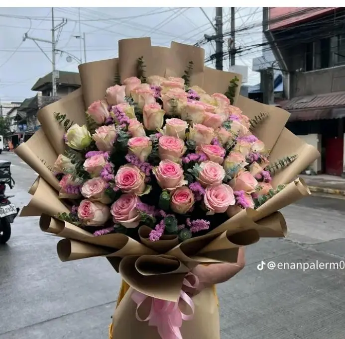 Big Deal Rose Fresche Milan fresh rose bouquet for flower delivery