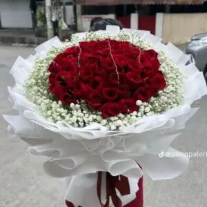 Bouquet Rose Rosse Amore Milan romantic red rose bouquet