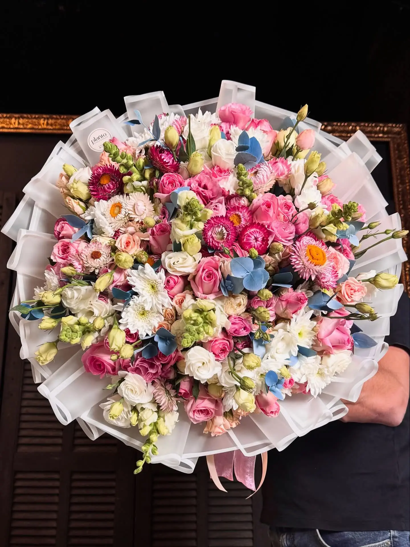 Happiness luxury flower bouquet with fresh elegant blooms perfect for gifting and flower delivery in Milano