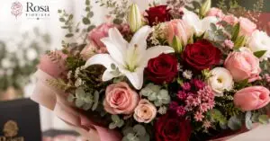 Close-up of a completed Rosa Fiorista bouquet