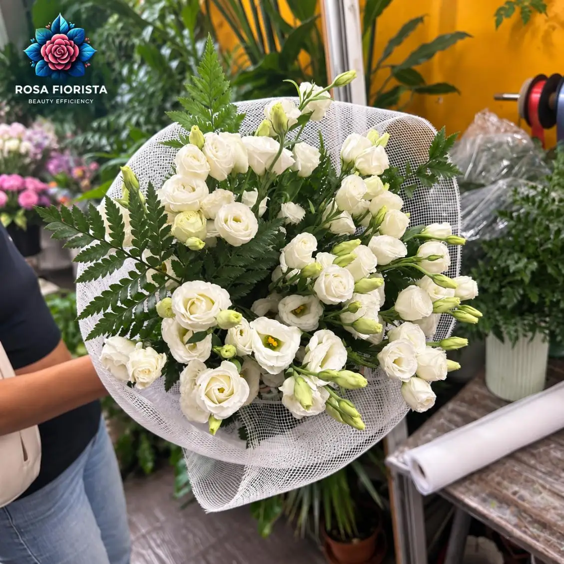 Ligantus Bouque fresh lisianthus flowers in Milan