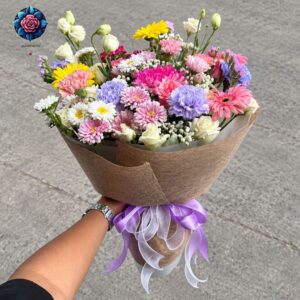 Bouquet di Fiori Misti Colorati, a colourful mixed-flower gift from Rosa Fiorista in Milano.