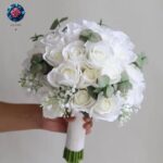 Bridal White Bouquet featuring elegant white wedding flowers for bridal ceremonies in Milan