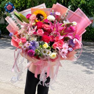 Gift Mix Bouquet for Love, a romantic mixed-flower gift from Rosa Fiorista in Milano.