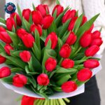 Gran Bouquet di Tulipani Rossi fresh red tulips beautifully arranged in Milan