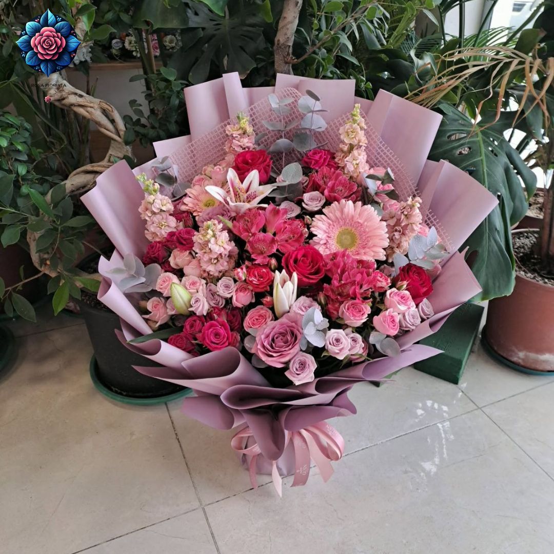 Love Mix Bouquet fresh romantic mixed flowers in Milan