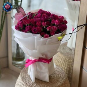 Love Red Roses Mix Bouquet fresh red roses in Milan