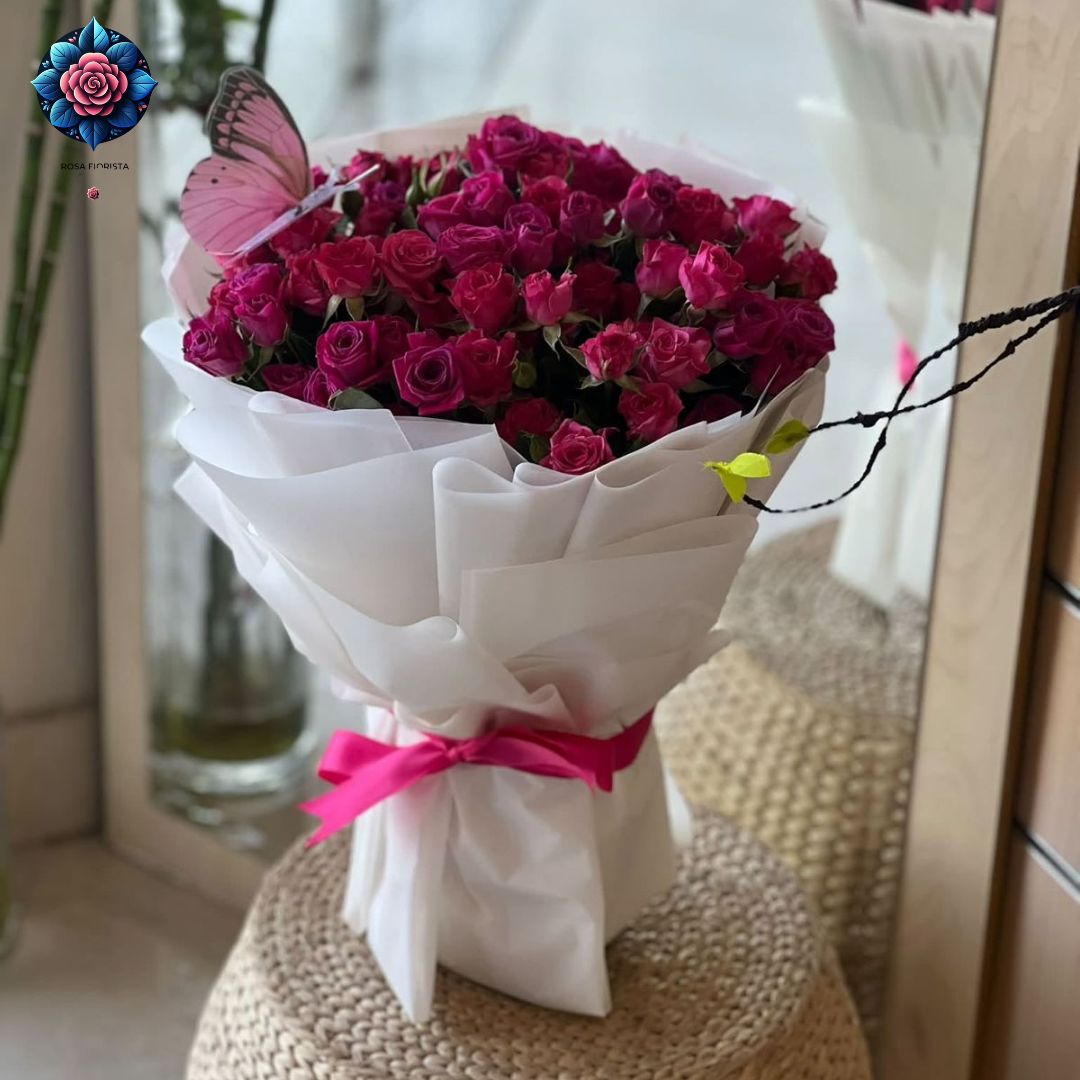 Love Red Roses Mix Bouquet fresh red roses in Milan