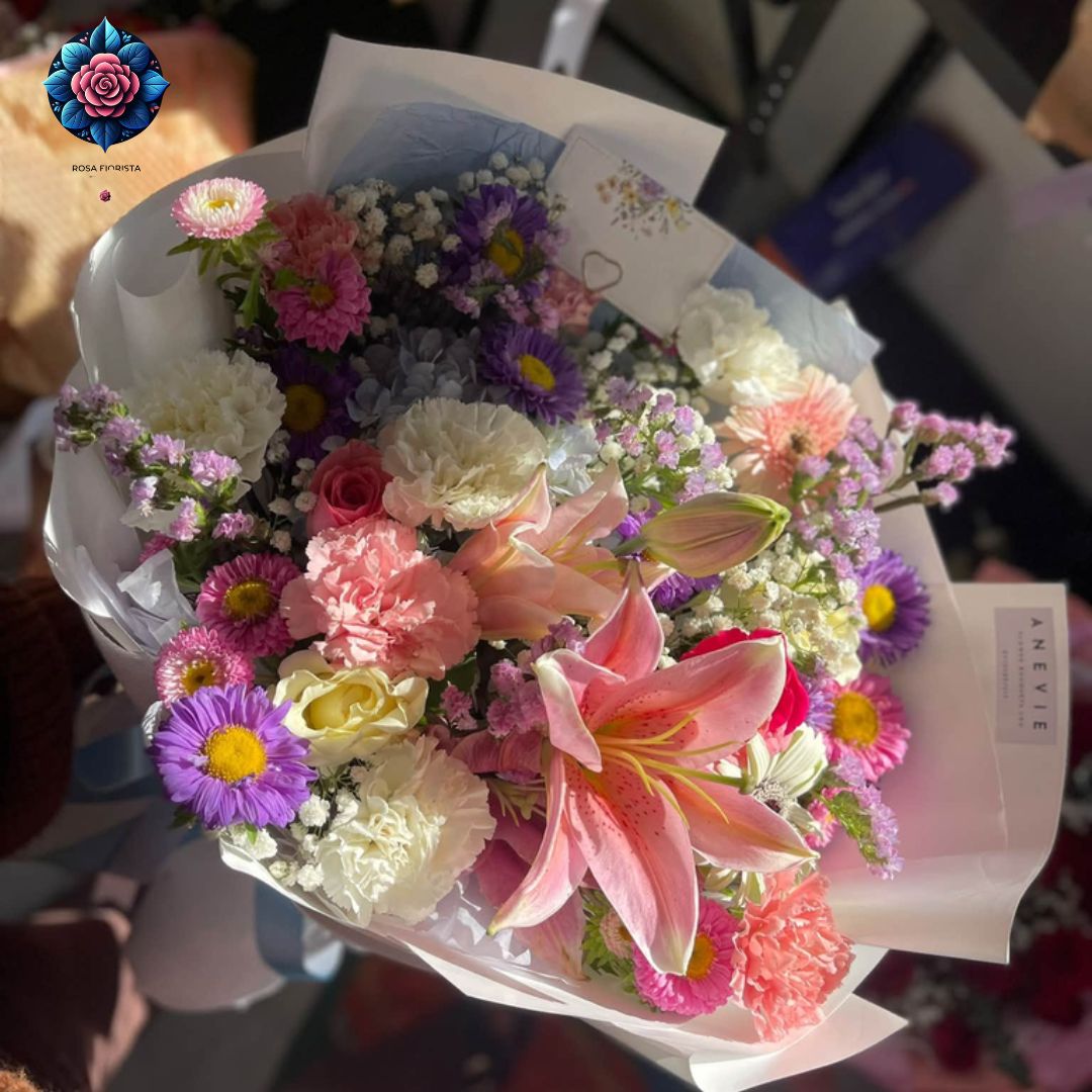Mix Bouquet 033, a mixed flower bouquet for special occasions from Rosa Fiorista in Milano.