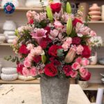 Mixto roses Bouquet fresh mixed rose arrangement in Milan