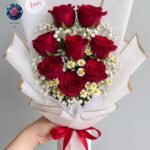 Red Rosa Luxury Bouquet with fresh red roses in Milan