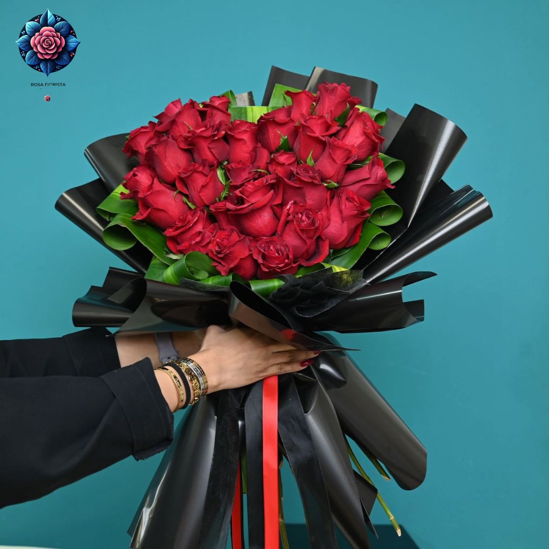 Rose Bouquet fresh roses beautifully arranged in Milan