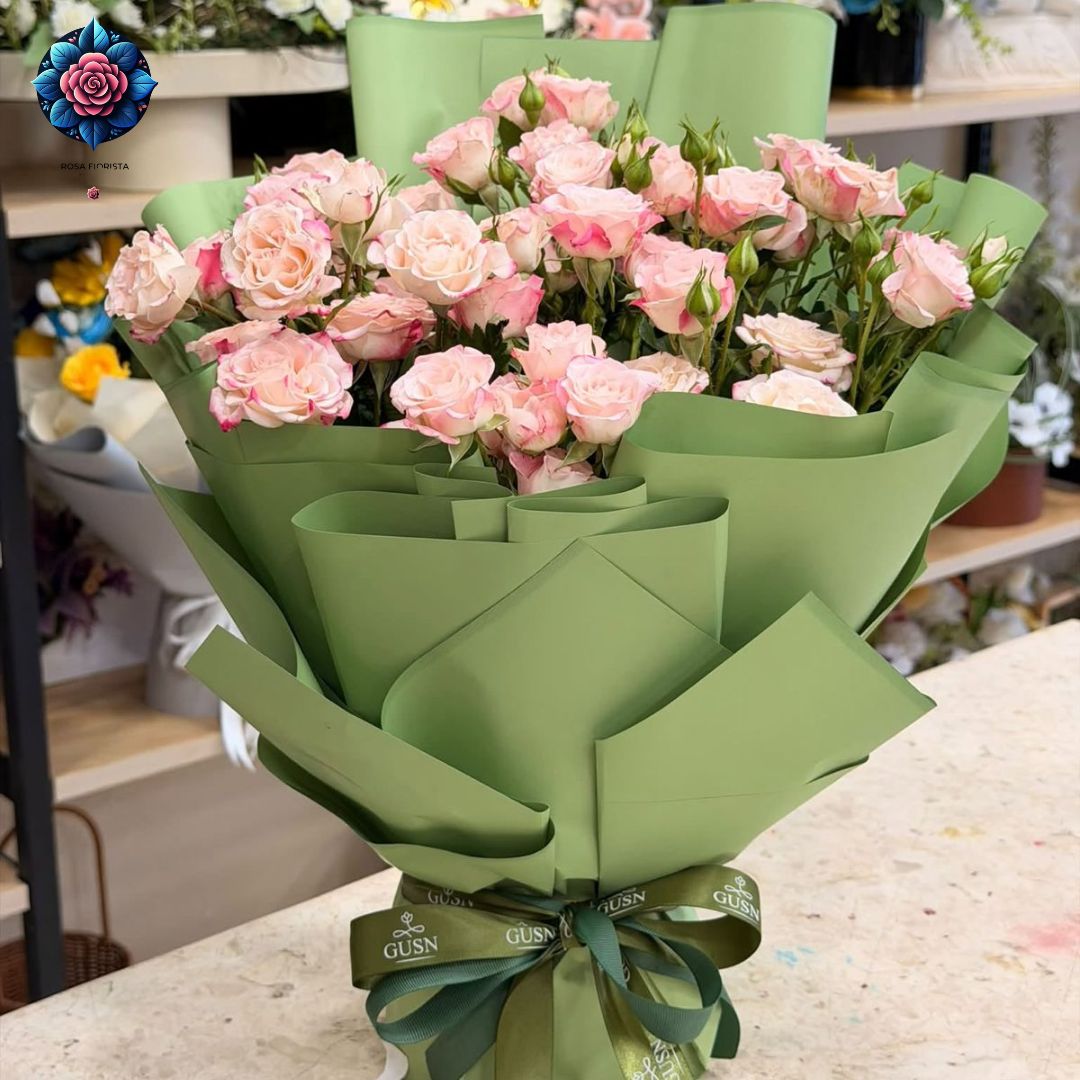 Roses Bouquet fresh rose arrangement in Milan