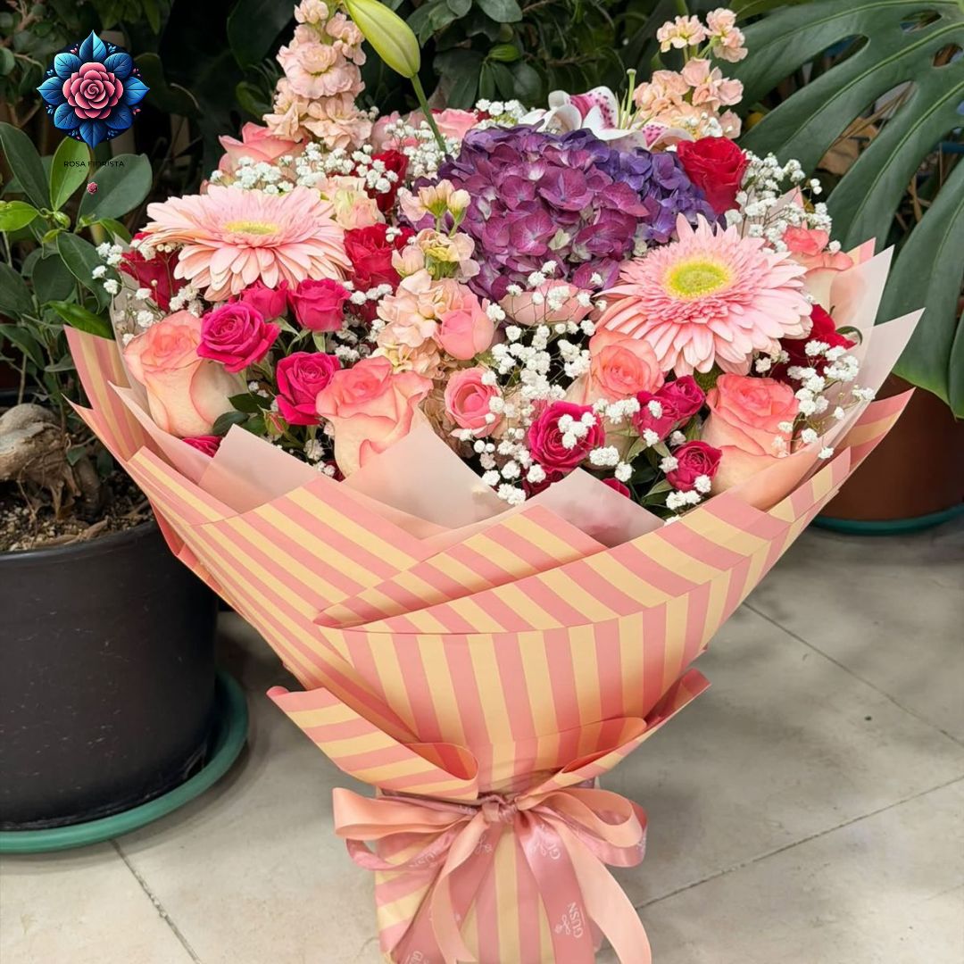 Roses Florist Light Bouquet fresh rose arrangement in Milan