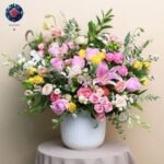 Roses Mix Florist Bouquet fresh mixed rose arrangement in Milan