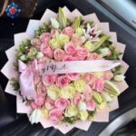 Roses Rose mix luxury Bouquet elegant mixed rose arrangement in Milan