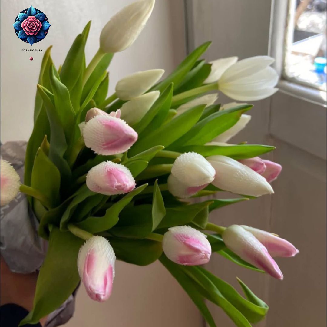 Tulips Bouquet with fresh tulips arranged in Milan